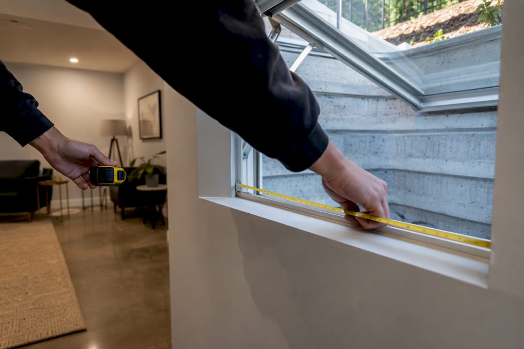 Measuring basement bedroom egress window opening